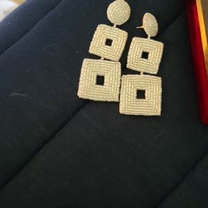 Clear/silver beaded earrings